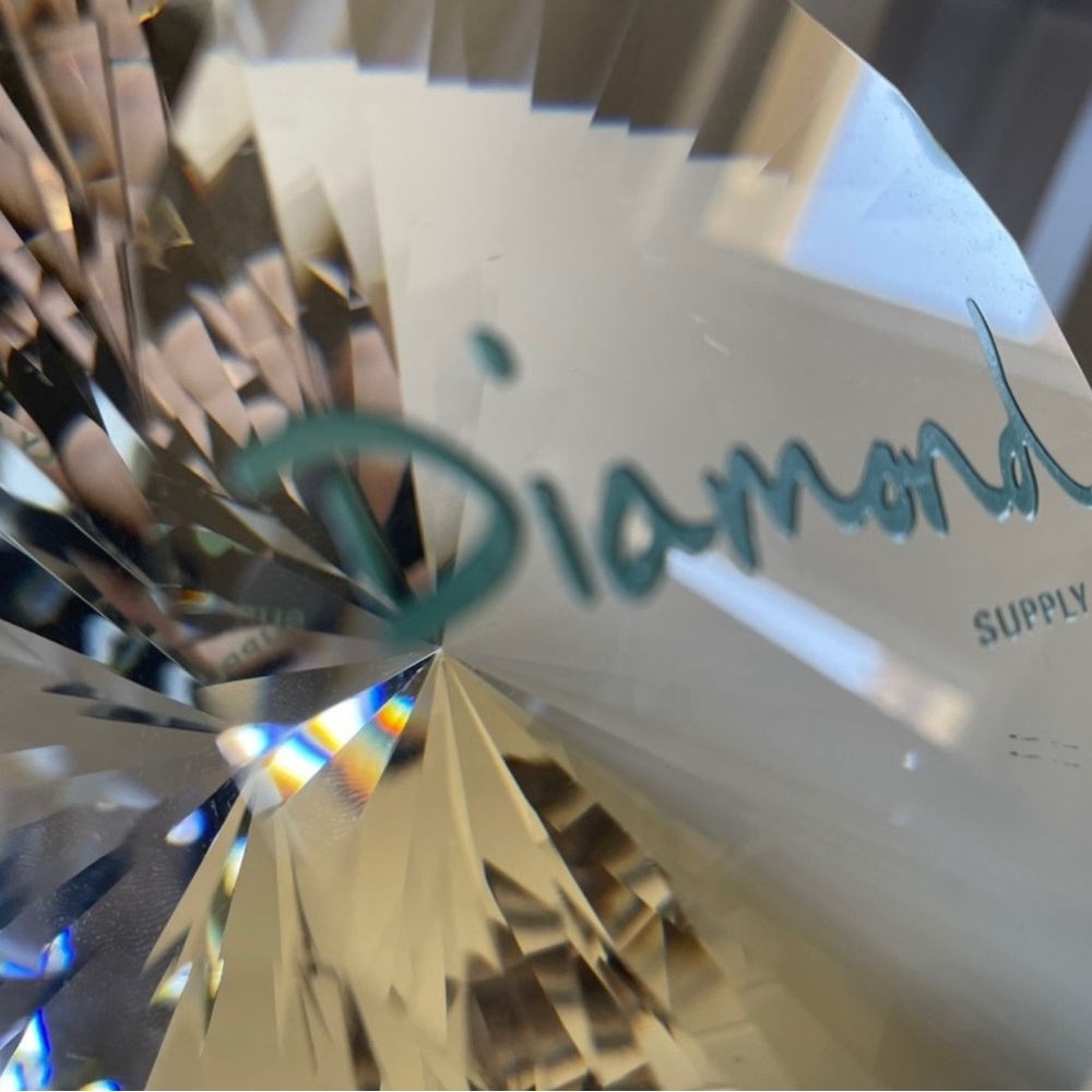 Diamond Supply Company - Crystal Large Paper Weight Brand New In Box Collectible - Picture 5 of 9
